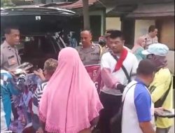 Polsek Kertapati Palembang Bagikan Makan Siang Gratis untuk Masyarakat