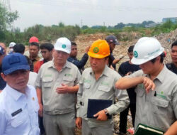 Arahan Prabowo, Menteri Hanif Hentikan Impor Sampah Plastik Mulai 2025