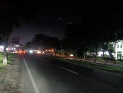 Pengendara Keluhkan Lampu Jalan Mati di Jalan Seniman Amri Yahya, Jakabaring, Kota Palembang