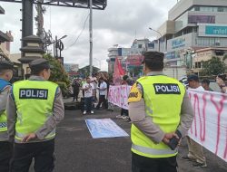 Jakor Sumsel Unjuk Rasa di Polda Sumsel, Tuntut Tindakan Tegas Terhadap Dugaan Tumpahan Minyak Ilegal