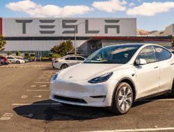“Tesla Hentikan Pesanan Model S dan X di Cina Akibat Perang Tarif AS-Cina”