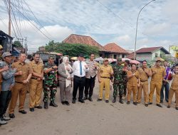 “Camat Seberang Ulu 1 Pimpin Penertiban PKL di Pasar 2 Ulu, Prihatin Pedagang Abaikan Aturan”
