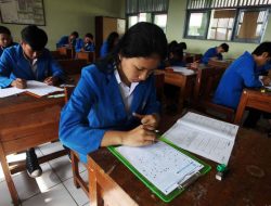 “Ironi Pendidikan “Siap Kerja”: Ketika Gelar Tak Lagi Menjamin Masa Depan”