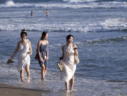 “Libur Nataru Bali Terancam Sepi, Tiket Mahal dan Cuaca Ekstrem”