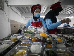 “Enam Dapur Program Makan Bergizi di Cirebon Disetop, Standar Sanitasi Disorot”