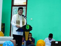 “Safari Ramadan Wak Toha Menggema di Plakat Tinggi, Bantuan Mengalir untuk Warga”