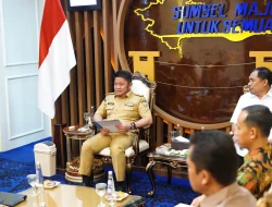 “HUT OKU Selatan Uji Komitmen Pembangunan dan Realitas Infrastruktur Daerah”
