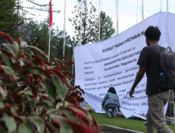 “UGM Tegaskan Spanduk Bukan Sikap Kampus, Demokrasi Kampus Kembali Dipertanyakan Publik”
