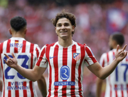 “Atletico Madrid Tegaskan Julian Alvarez Tak Dijual, Bursa Transfer Memanas”